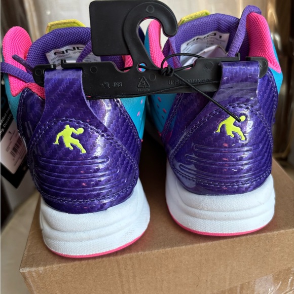 AND1 BB Multi color sneaker ,youth size 1 , BNWT in box - Picture 5 of 9